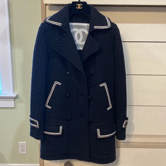 Classic Chanel black/white double-breasted jacket 34 - Picture 4 of 8
